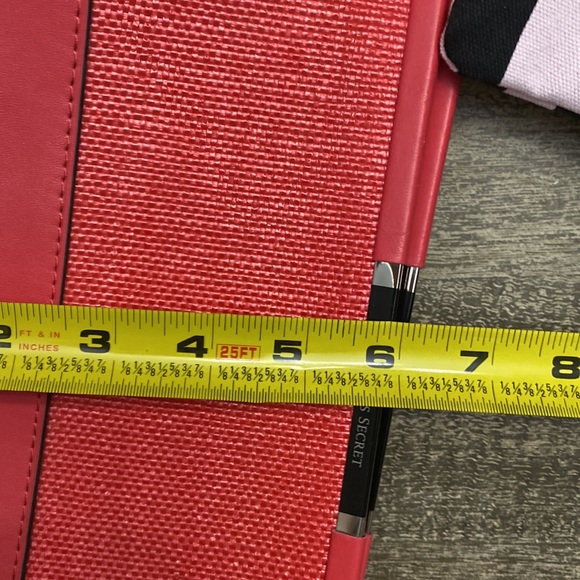 Victoria’s Secret clutch bank with clip to close - Picture 7 of 10